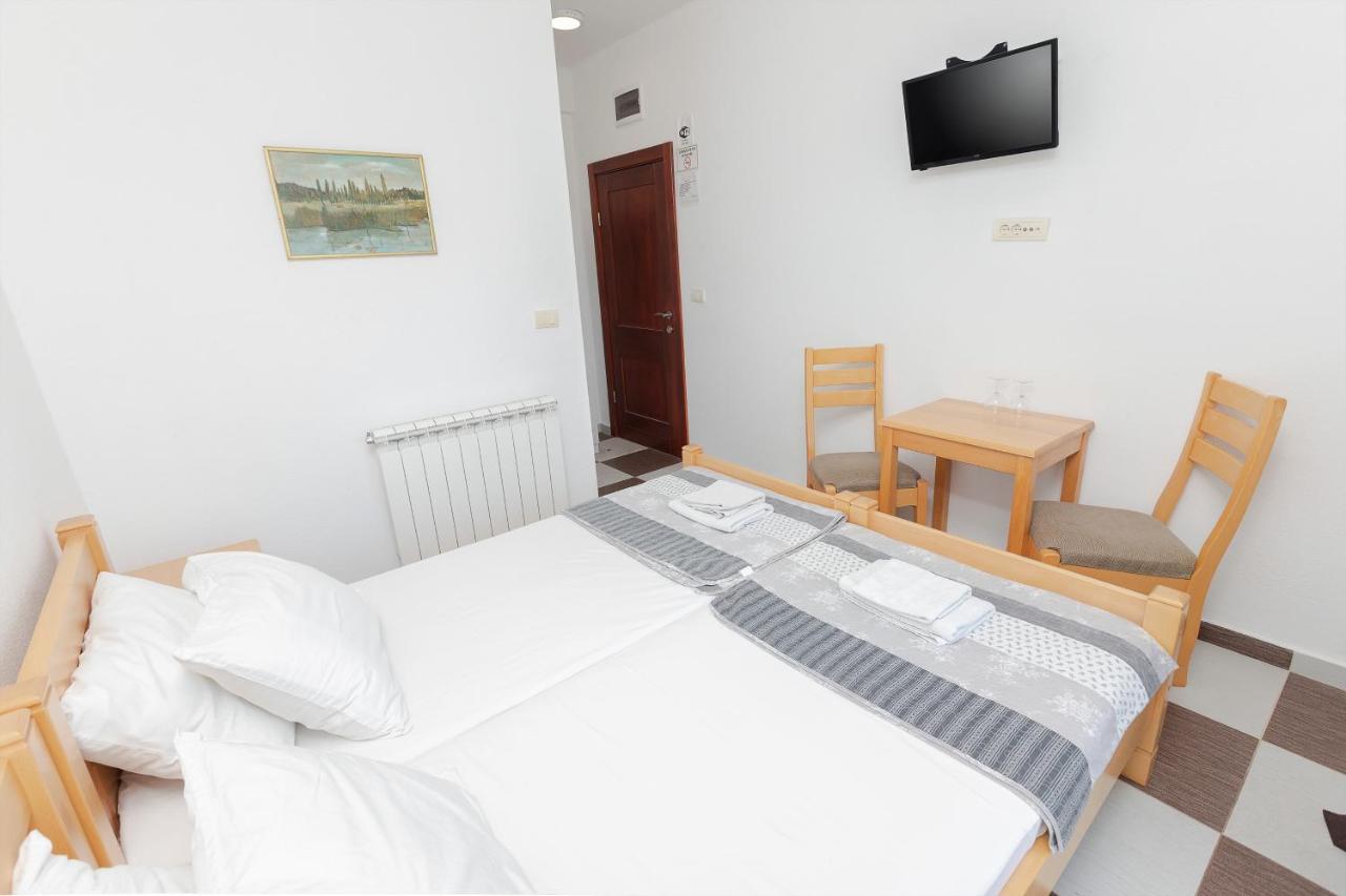 Guest House Vila Vedesa كوتور المظهر الخارجي الصورة